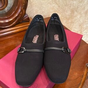 Munro, super comfortable size 6.5